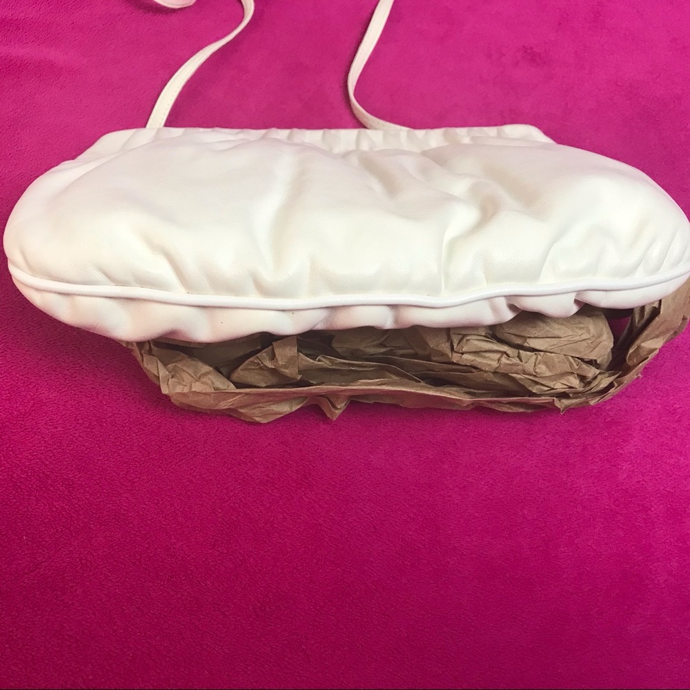 VTG Anne Klein for Calderon White Leather Purse - Picture 11 of 16